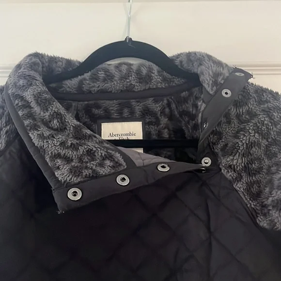 Abercrombie & Fitch Button Up Jacket - Picture 2 of 8